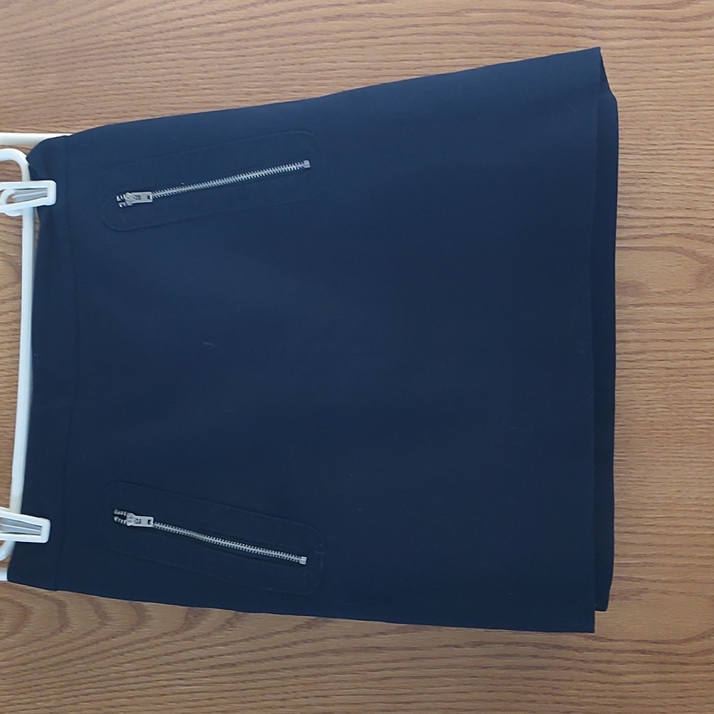 Gap skirt